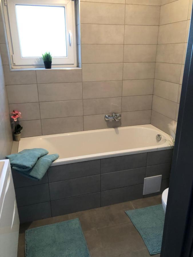 Apartamento Szeged Gyoengye Delux Exterior foto