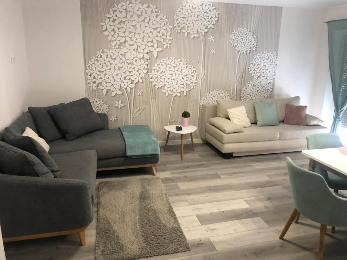 Apartamento Szeged Gyoengye Delux Exterior foto
